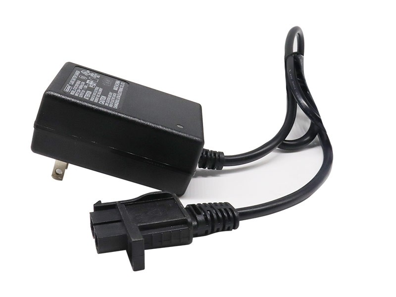 12W系列卧式美规UL带转灯充电器