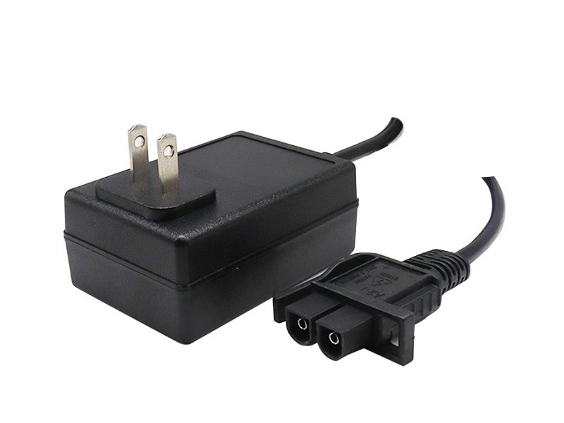 12W系列卧式美规UL带转灯充电器